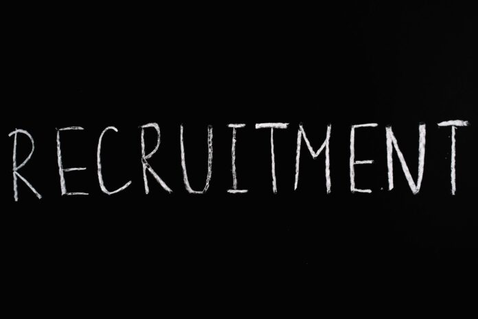 How to Encourage the Right Candidate to Apply to Your Recruitment Ad